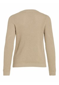 Bežani pleteni pulover sa teksturiranim uzorkom, dugim rukavima, te rebrastim manžetama i donjim rubom. Nema vidljivih kopčanja ili detalja.