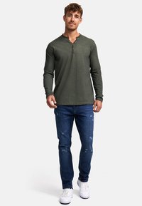 INDICODE JEANS Langarmshirt - climb ivy