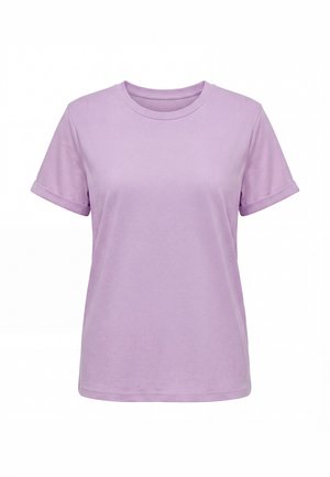 Lavendelkleurig katoenen T-shirt met korte mouwen, omgeslagen manchetten en een ronde hals, getoond op een witte achtergrond.