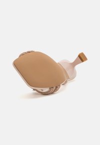 Call it Spring GLOWING B.E.D FOAM - Sandále - light pink