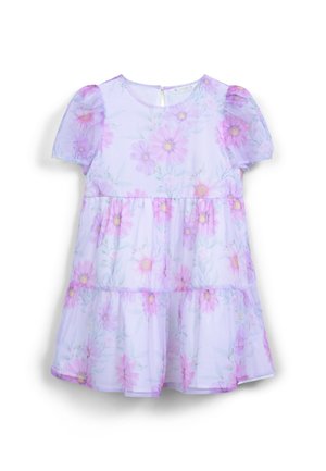 Robe lilas avec de courtes manches bouffantes, design à étages et motif floral en rose et jaune. Fabriquée en tissu léger et transparent.