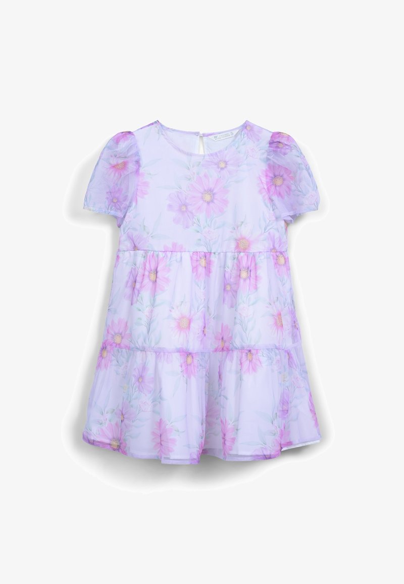 Lila Kleid mit kurzen Puffärmeln, gestuftem Design und floralen Mustern in Rosa und Gelb. Hergestellt aus leichtem, durchscheinendem Material.