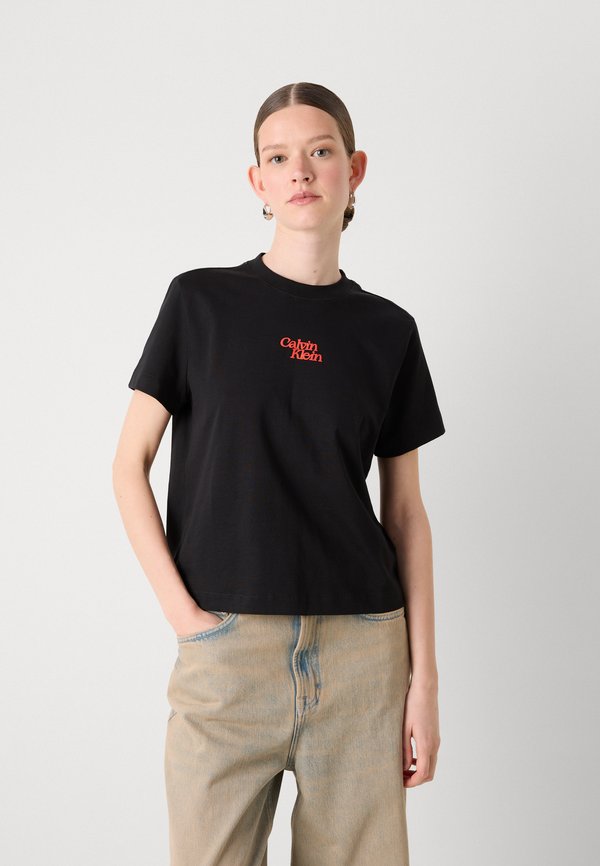 FLOCKED LOGO TEE - Print T-shirt4