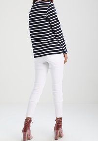 Lacoste LIVE Stickad tröja - dark blue