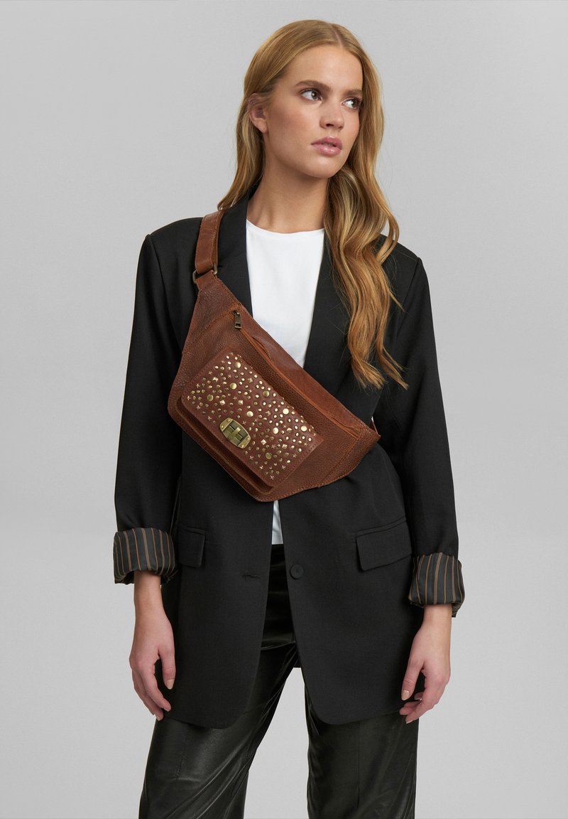 DEPECHE Ledvinka - vintage cognac