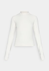 Witte sporttop met lange mouwen en een opstaande kraag, met een klein logo in het midden op de borst, weergegeven op een effen achtergrond.