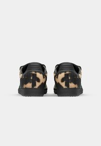 adidas Originals SAMBA LT  - Matalavartiset tennarit - core black/lucid blue/gold metallic