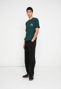 Billabong RANGE ADIV UNISEX - Μπλουζάκι με στάμπα - spruce green