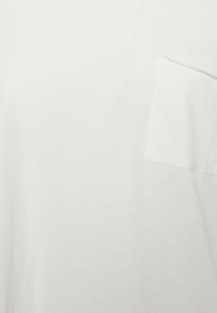 Marc O'Polo DENIM SHORT-SLEEVE CHEST-POCKET - Pamata T-krekls - scandinavian white