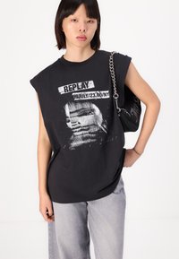 Replay Top - blackboard