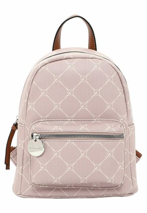 Sac à dos en cuir rose texturé avec motif losanges, poche avant zippée et accents bruns. Dispose d'une poignée supérieure et de bretelles réglables.