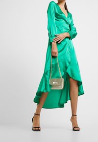 Ted Baker Borsa a tracolla - gold-coloured