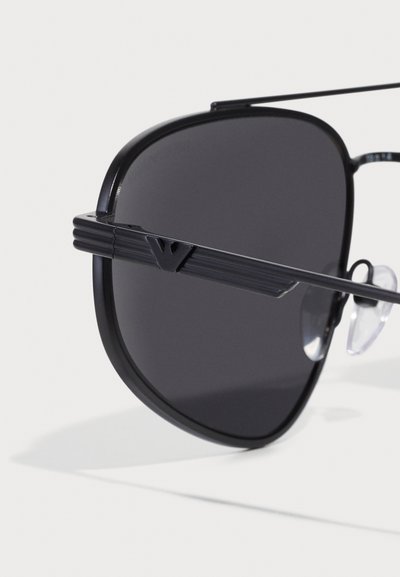 Emporio Armani Päikeseprillid - matte black