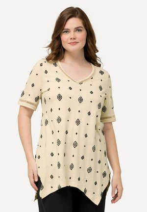 Ulla Popken RHOMBES PRINT POINTED HEM - T-shirt print - popcorn