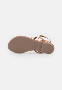 Tamaris Sandals - nut/gold