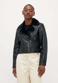 Vero Moda Petite VMHAILEY COATED JACKET - Giacca in similpelle - black