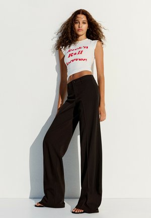 Bershka, WIDE-LEG - TROUSERS - Nohavice - dark brown