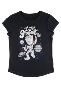 Černé bavlněné tričko s potiskem karikaturní postavy a textem "Jsem Groot," obklopené planetami a hvězdami v různých barvách.