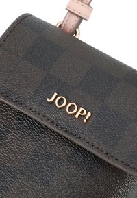 JOOP! Ovitek za telefon - nude