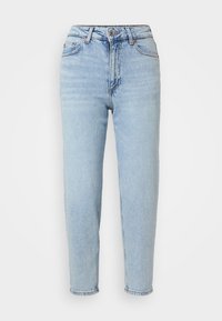 Hellblaue Denim-Jeans mit hoher Taille, geradem Bein, einem einzigen Knopfverschluss und subtilen Wischdetails an der Vorderseite.