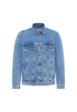 Denimjakke lavet af lyseblåt denim, med knaplukning foran, to brystlommer og klassisk krave.