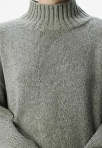 Object Sweter