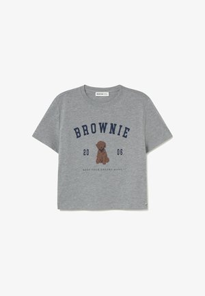 Gray cotton t-shirt featuring short sleeves, a round neckline, and a printed brown dog graphic with text "BROWNIE 2006" and "KEEP YOUR DREAMS ALIVE."