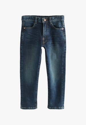Donkerblauwe peuterjeans met vervaagde plekken, voorzakken, riemlussen en een knoopsluiting op een witte achtergrond.