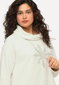 Ulla Popken LONG SLEEVE STAND-UP COLLAR SNOWFLAKE - Sudadera - white