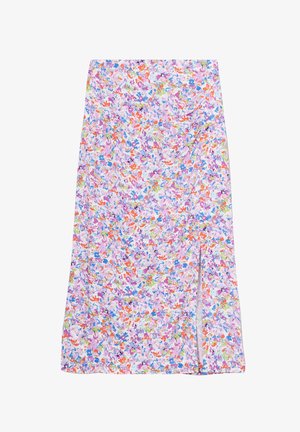 Falda midi floral con base en color rosa pastel. Presenta un patrón floral multicolor, textura suave y una abertura lateral para mayor libertad de movimiento.