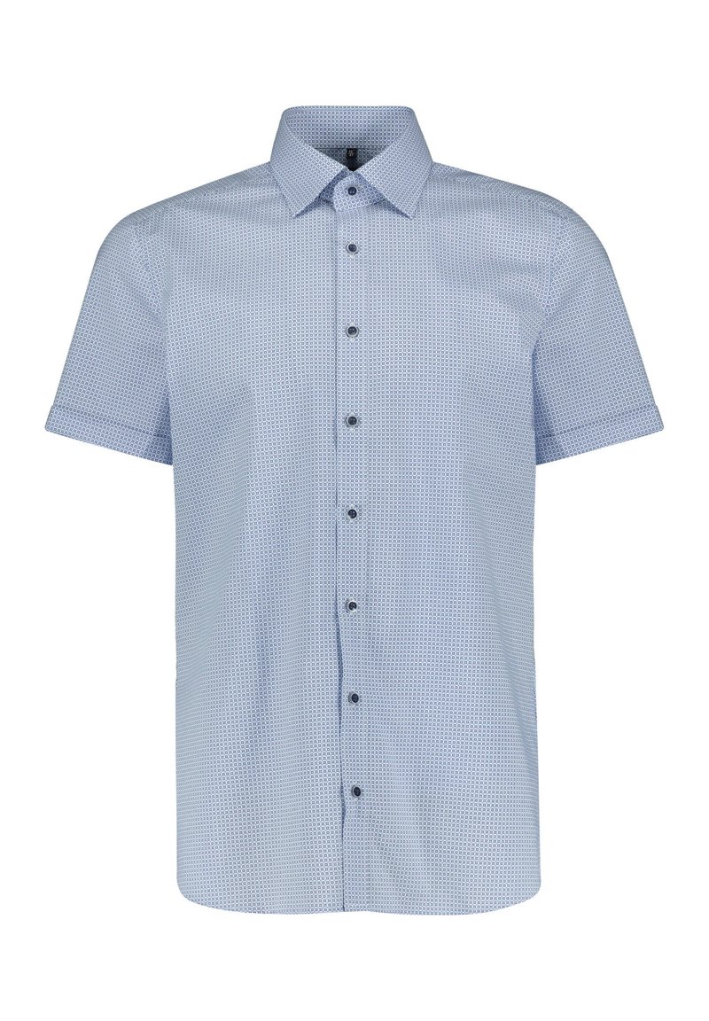 Chemise bleu clair à manches courtes avec petits motifs géométriques foncés et col classique sur fond blanc.