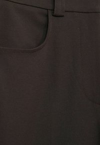 Reiss Nadrágok - chocolate brown