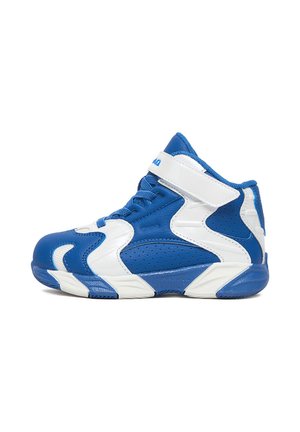 Sneaker alta blu e bianca con cinturino in velcro e chiusura con lacci, con pannelli laterali traforati e suola spessa.