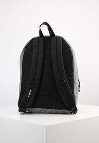 Eastpak PINNACLE - Mochila - sunday grey