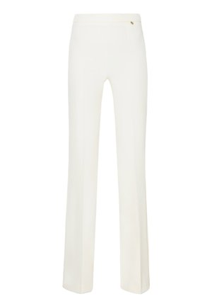 Pantaloni bianchi a gamba dritta con una texture liscia, caratterizzati da un sottile dettaglio in metallo dorato nella vita per la chiusura.