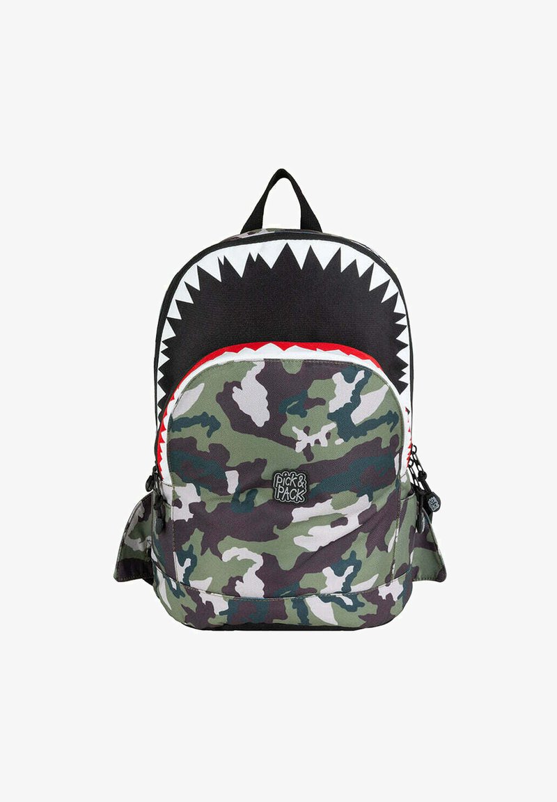 Pick & Pack SHARK SHAPE M - Backpack - CAMO