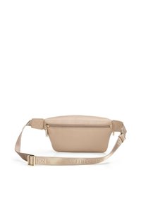 Beżowa skórzana nerka o gładkiej strukturze, z zasuwaną przednią kieszenią i wzorzystym regulowanym paskiem. Zawiera złote akcenty w postaci okuć.