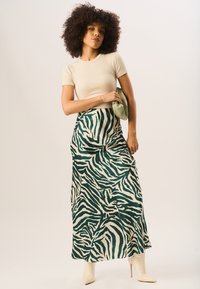 GINI LONDON ZEBRA BIAS - Maxi skirt - green