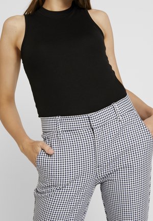 Top - black