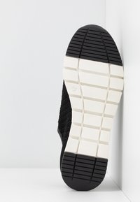 Caprice Sneaker low - black