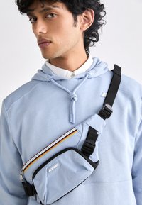 Unselected, blue avio