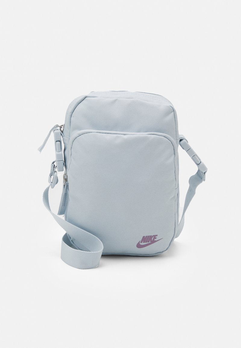 Nike Sportswear HERITAGE CROSSBODY UNISEX - Mala a tiracolo - aura/amethyst wave