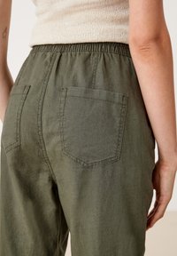QS Pantalon classique - khaki