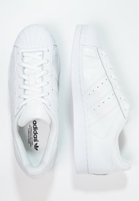 adidas Originals Tenisky - white