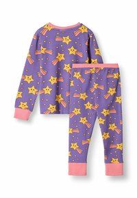 Lila pizsama szett, hosszú ujjú felsővel és leggingsekkel. Sárga mosolygó csillagokkal, hullócsillagokkal és rózsaszín díszítéssel a mandzsettákon és a derékpánton.