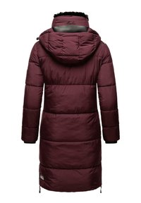 Bordeaux pufferjakke med hætte, med faux fur-kant, quiltet design, elastiske manchetter og en tovejs lynlås.