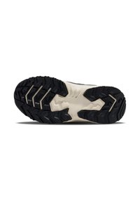 Zool van een zwart en beige wandelschoen met diepe, multidirectionele profiel voor grip op ruw terrein.
