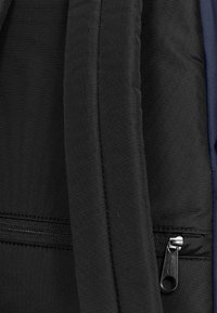 Eastpak DAY PAK'R - Mochila - moonlit navy
