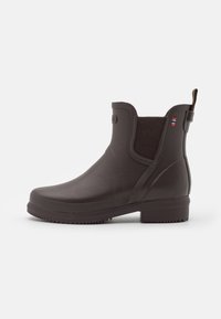 Unselected, dark brown