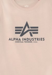 Alpha Industries BASIC KIDS TEENS UNISEX - T-shirt estampada - jet stream white